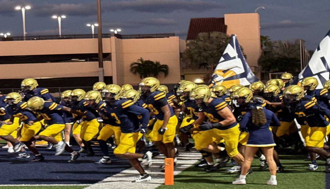 St. Thomas Aquinas Stumbles In Regular Season Finale, 42-38